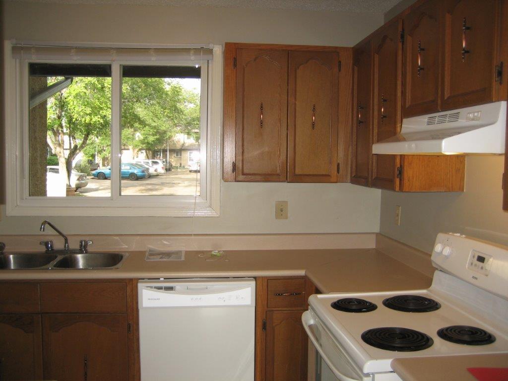 SUPERIOR North-East Edmonton Townhome ~ Location & View - Thumbnail 11