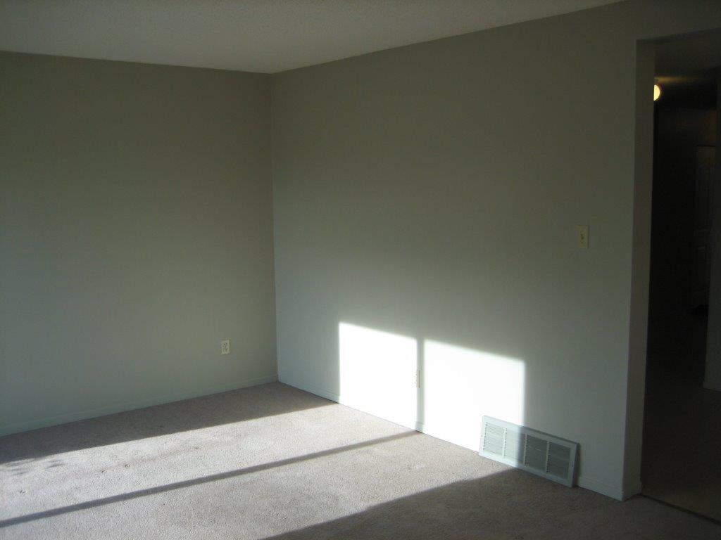 SUPERIOR North-East Edmonton Townhome ~ Location & View - Thumbnail 6