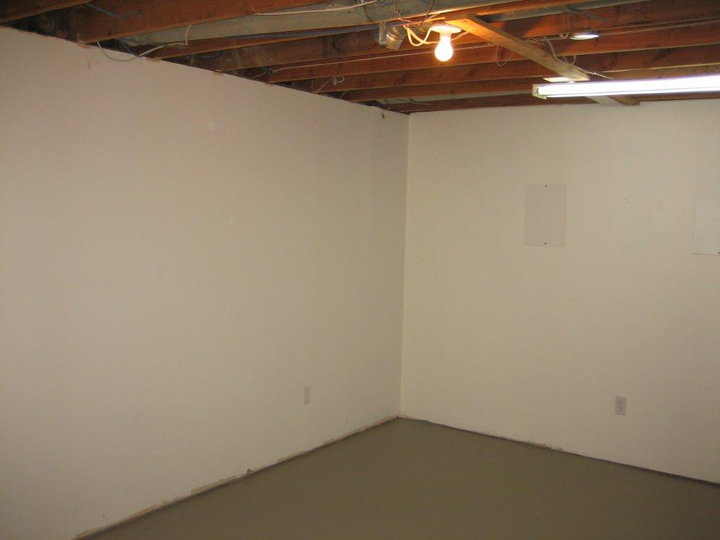 QUALITY 3-Bedroom Home ~ 1172 sqft ~ Rented NOW! - Thumbnail 49