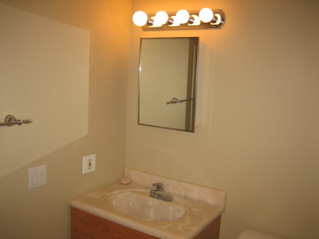 QUALITY 3-Bedroom Home ~ 1172 sqft ~ Rented NOW! - Thumbnail 38