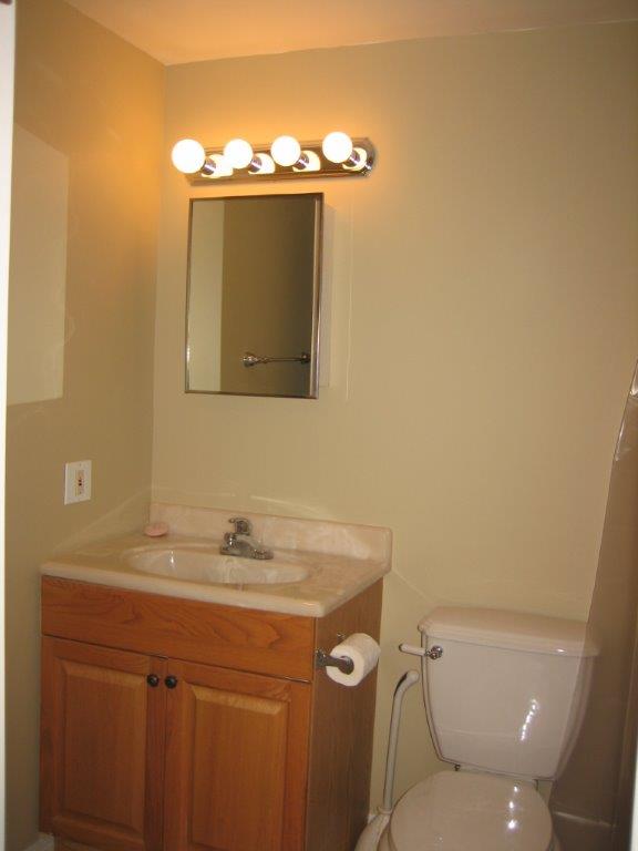 QUALITY 3-Bedroom Home ~ 1172 sqft ~ Rented NOW! - Thumbnail 39