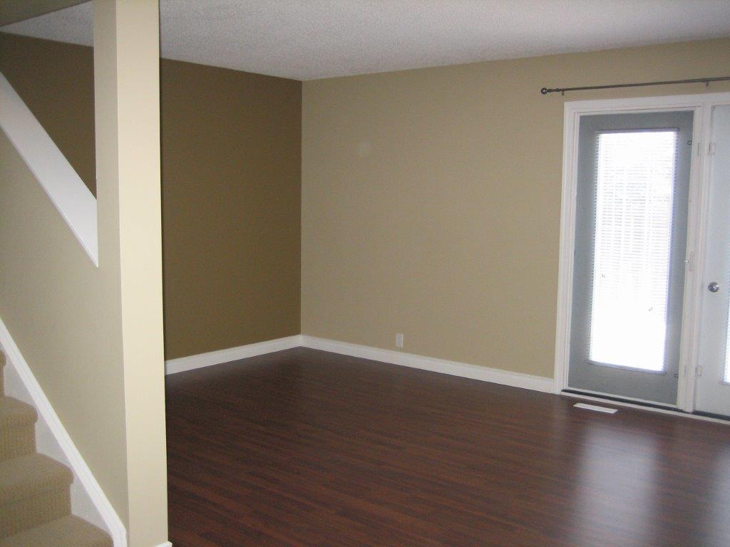 SUBURBAN CHIC ~ Fully Upgraded Home with NEW KITCHEN & Bonus Basement Development! - Thumbnail 3