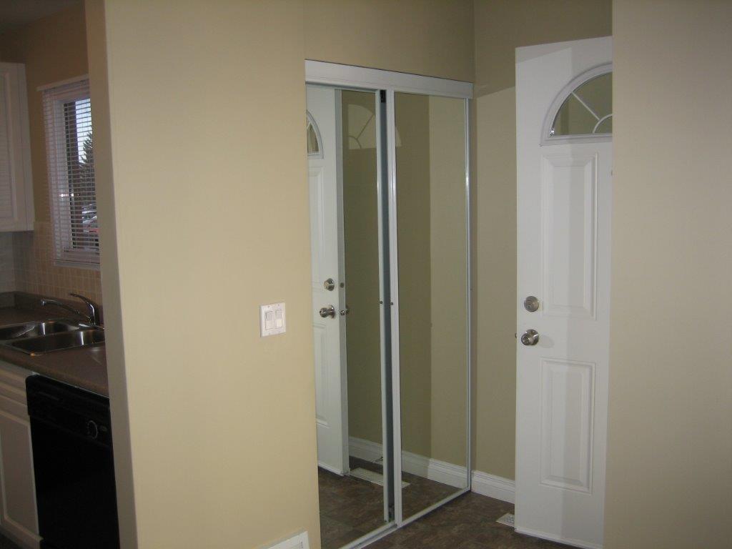 SUBURBAN CHIC ~ Fully Upgraded Home with NEW KITCHEN & Bonus Basement Development! - Thumbnail 25