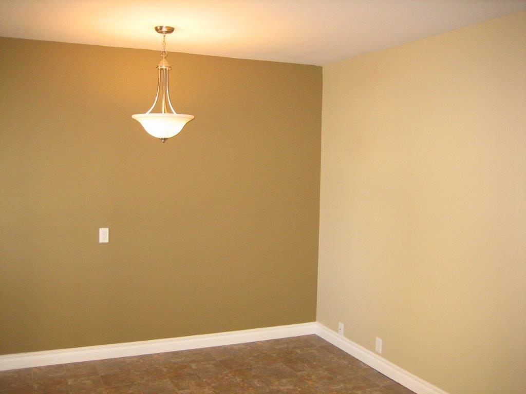 SUBURBAN CHIC ~ Fully Upgraded Home with NEW KITCHEN & Bonus Basement Development! - Thumbnail 11
