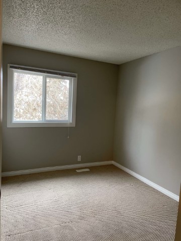 SIMPLY ELEGANT ~ Contemporary Townhome for a Happy Family or Professional ~ - Thumbnail 15