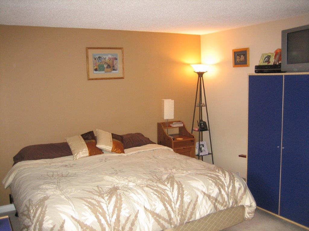 Nature Lovers' Paradise ~ Fully Upgraded Townhome - Thumbnail 14