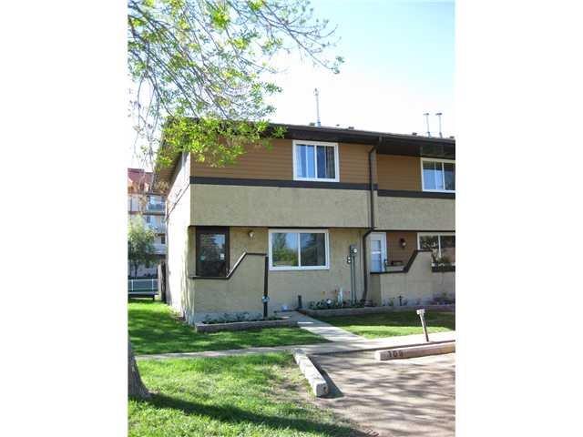 Nature Lovers' Paradise ~ Fully Upgraded Townhome - Thumbnail 26