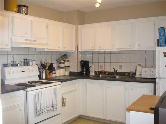 Nature Lovers' Paradise ~ Fully Upgraded Townhome - Thumbnail 9