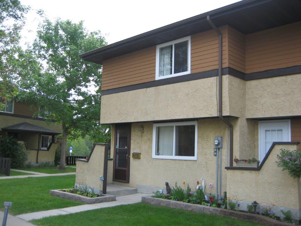 Nature Lovers' Paradise ~ Fully Upgraded Townhome - Thumbnail 25