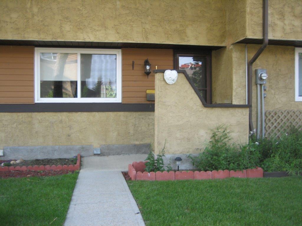 Discover this Pretty Townhome in a Pet-Friendly Community - Thumbnail 40