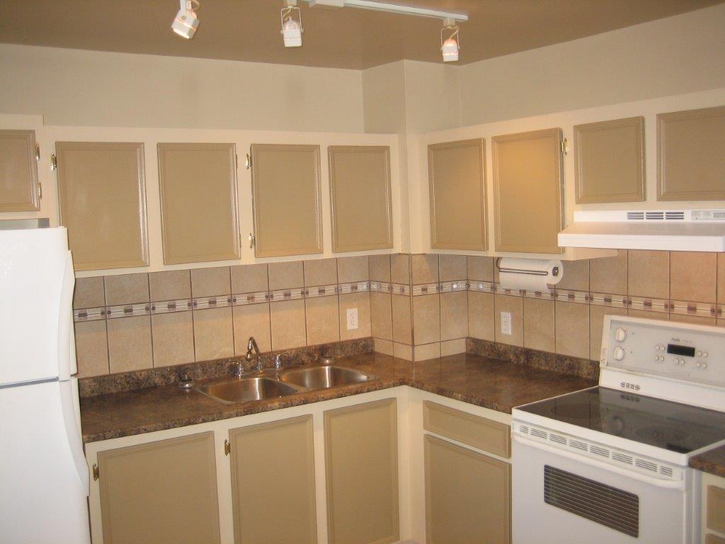 Discover this Pretty Townhome in a Pet-Friendly Community - Thumbnail 11