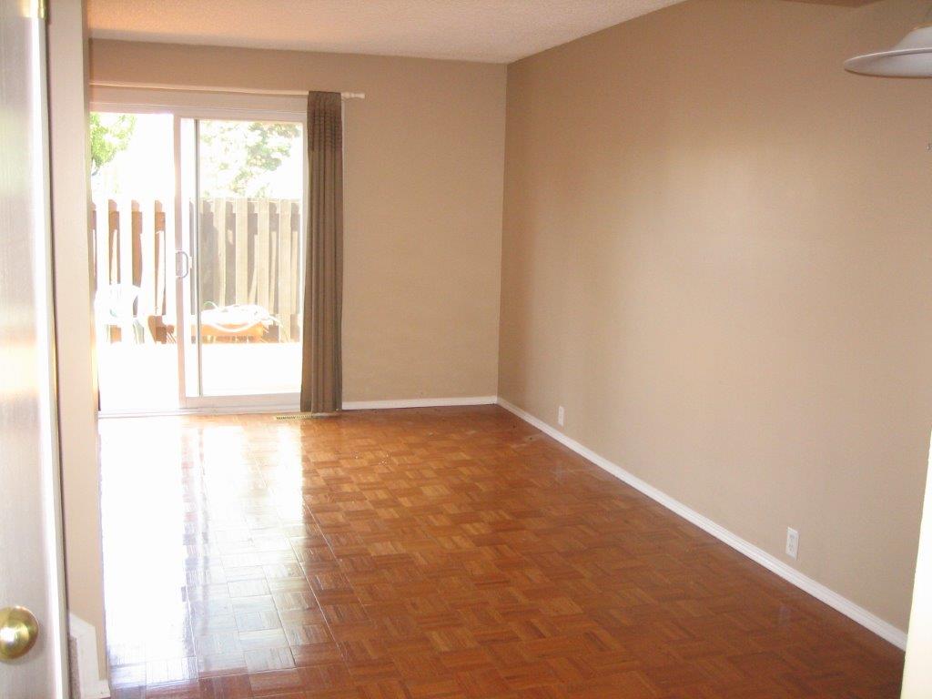 Discover this Pretty Townhome in a Pet-Friendly Community - Thumbnail 3