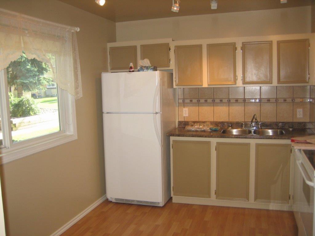 Discover this Pretty Townhome in a Pet-Friendly Community - Thumbnail 15