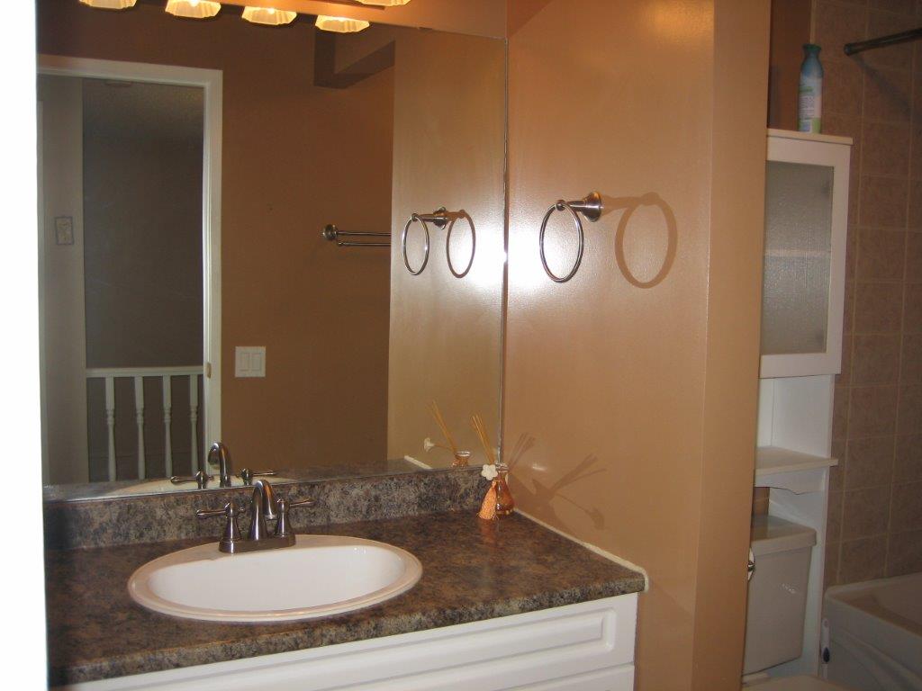 Discover this Pretty Townhome in a Pet-Friendly Community - Thumbnail 28