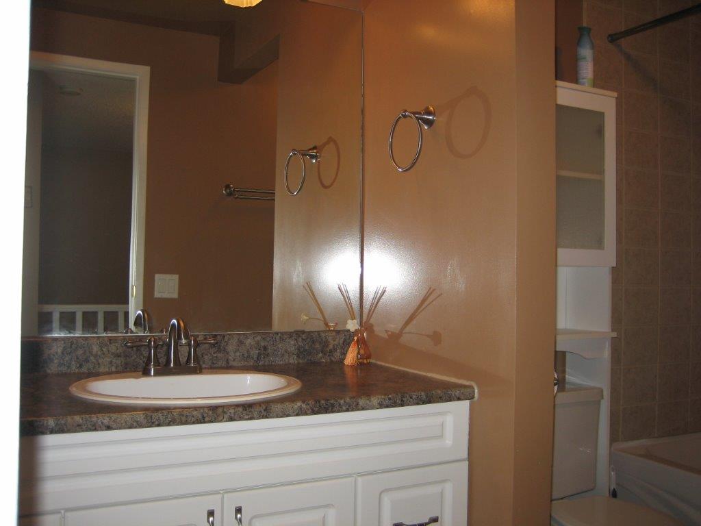 Discover this Pretty Townhome in a Pet-Friendly Community - Thumbnail 29