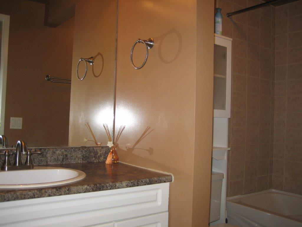 Discover this Pretty Townhome in a Pet-Friendly Community - Thumbnail 23