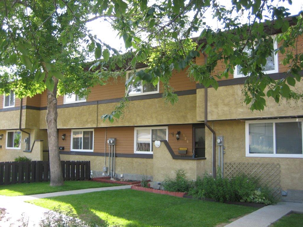 Discover this Pretty Townhome in a Pet-Friendly Community - Thumbnail 36