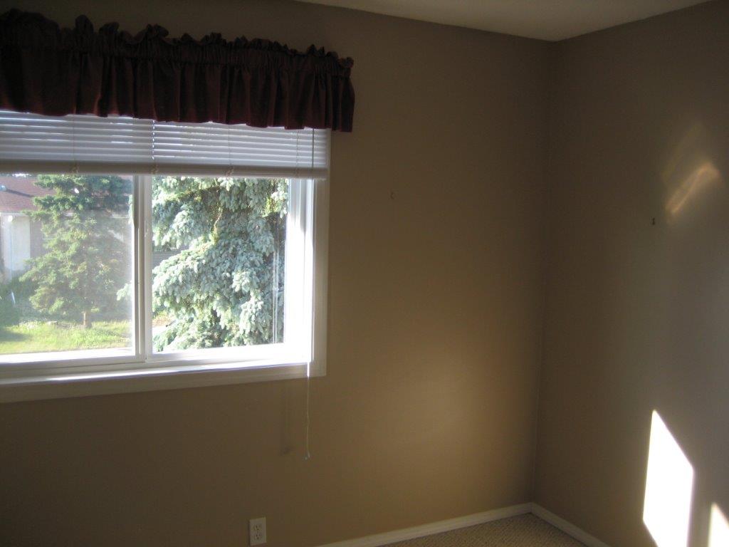 Discover this Pretty Townhome in a Pet-Friendly Community - Thumbnail 21