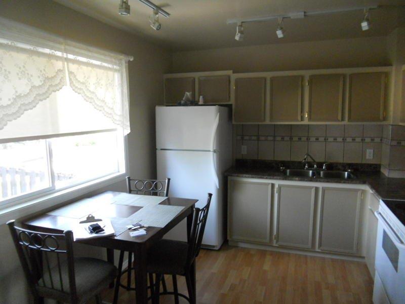 Discover this Pretty Townhome in a Pet-Friendly Community - Thumbnail 13