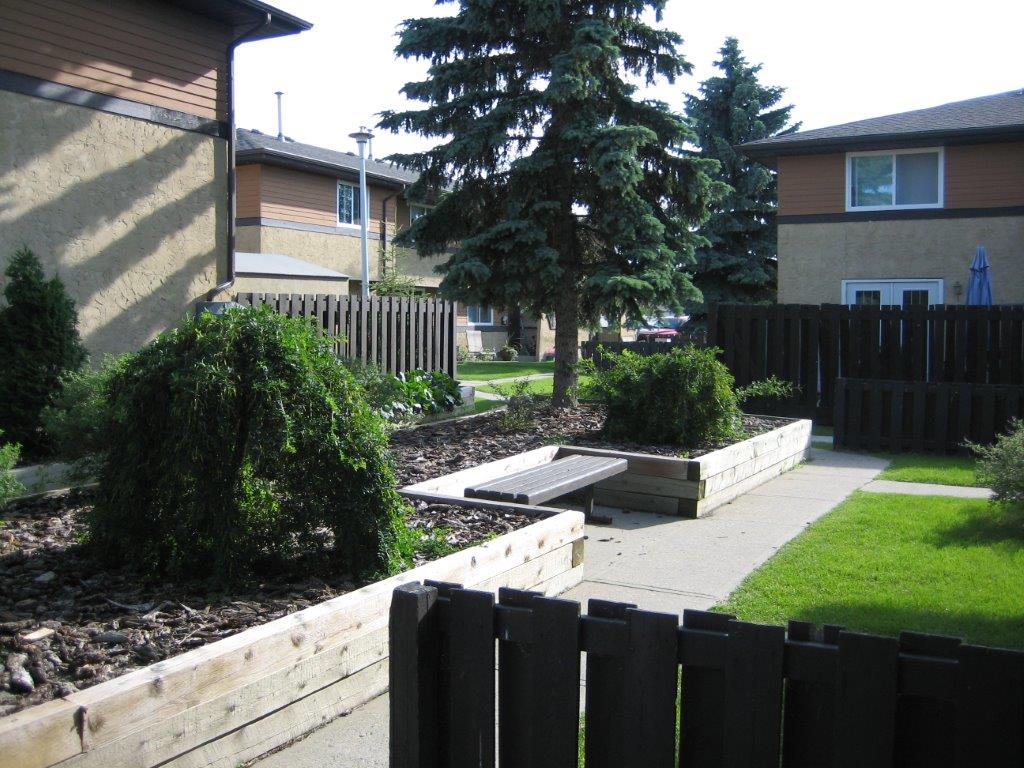 Discover this Pretty Townhome in a Pet-Friendly Community - Thumbnail 42