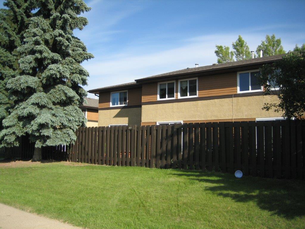 Discover this Pretty Townhome in a Pet-Friendly Community - Thumbnail 34