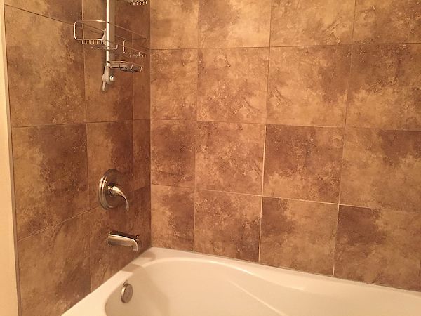 Expect QUALITY & VALUE *** CLEAN & EXPERTLY Upgraded Townhome - Thumbnail 35