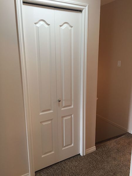 Expect QUALITY & VALUE *** CLEAN & EXPERTLY Upgraded Townhome - Thumbnail 9