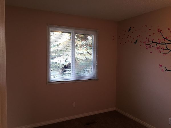 Expect QUALITY & VALUE *** CLEAN & EXPERTLY Upgraded Townhome - Thumbnail 29