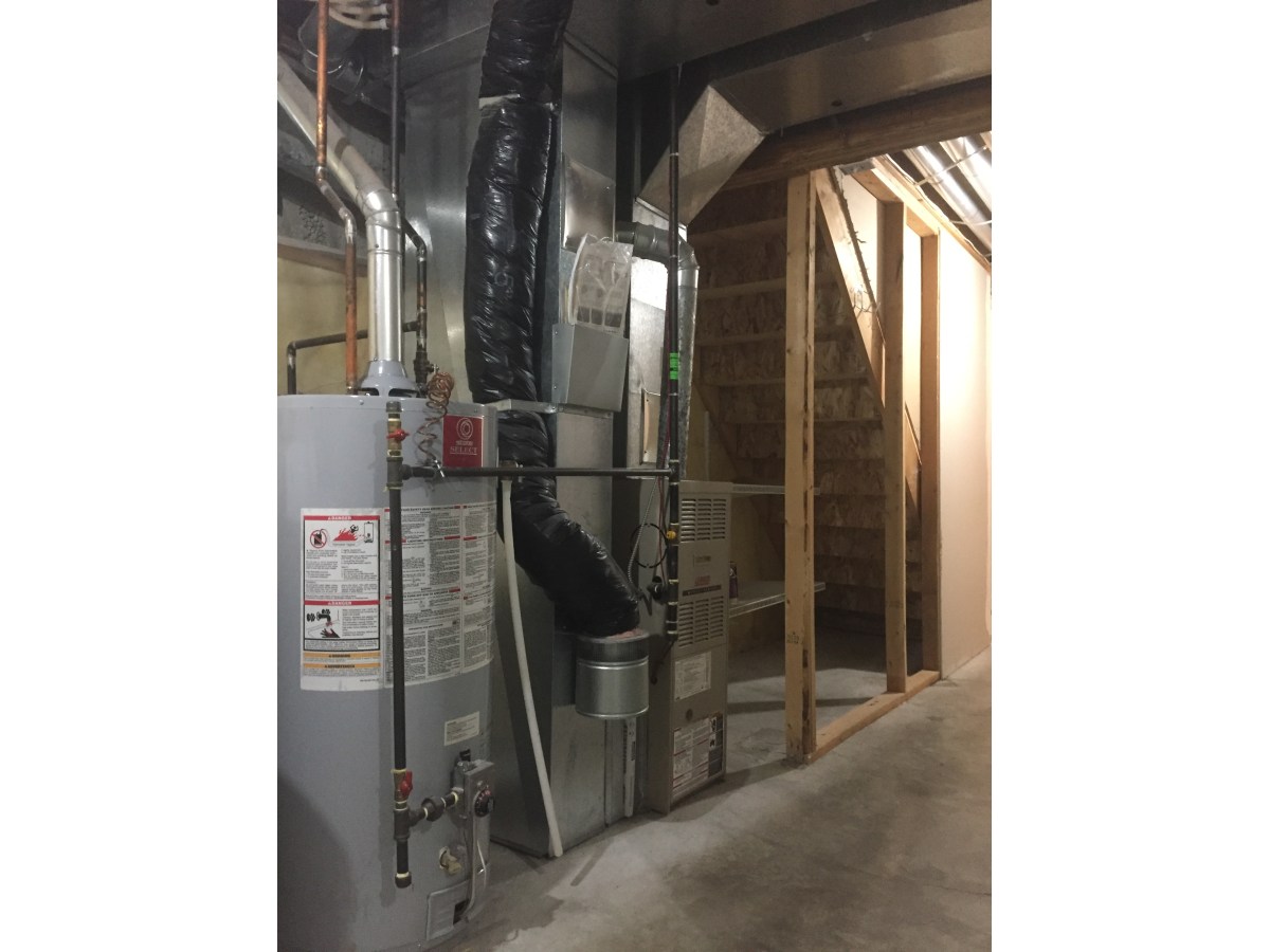 CLEAN Contemporary Townhome with ATTACHED GARAGE >>> 3 minutes to Anthony Henday - Thumbnail 37