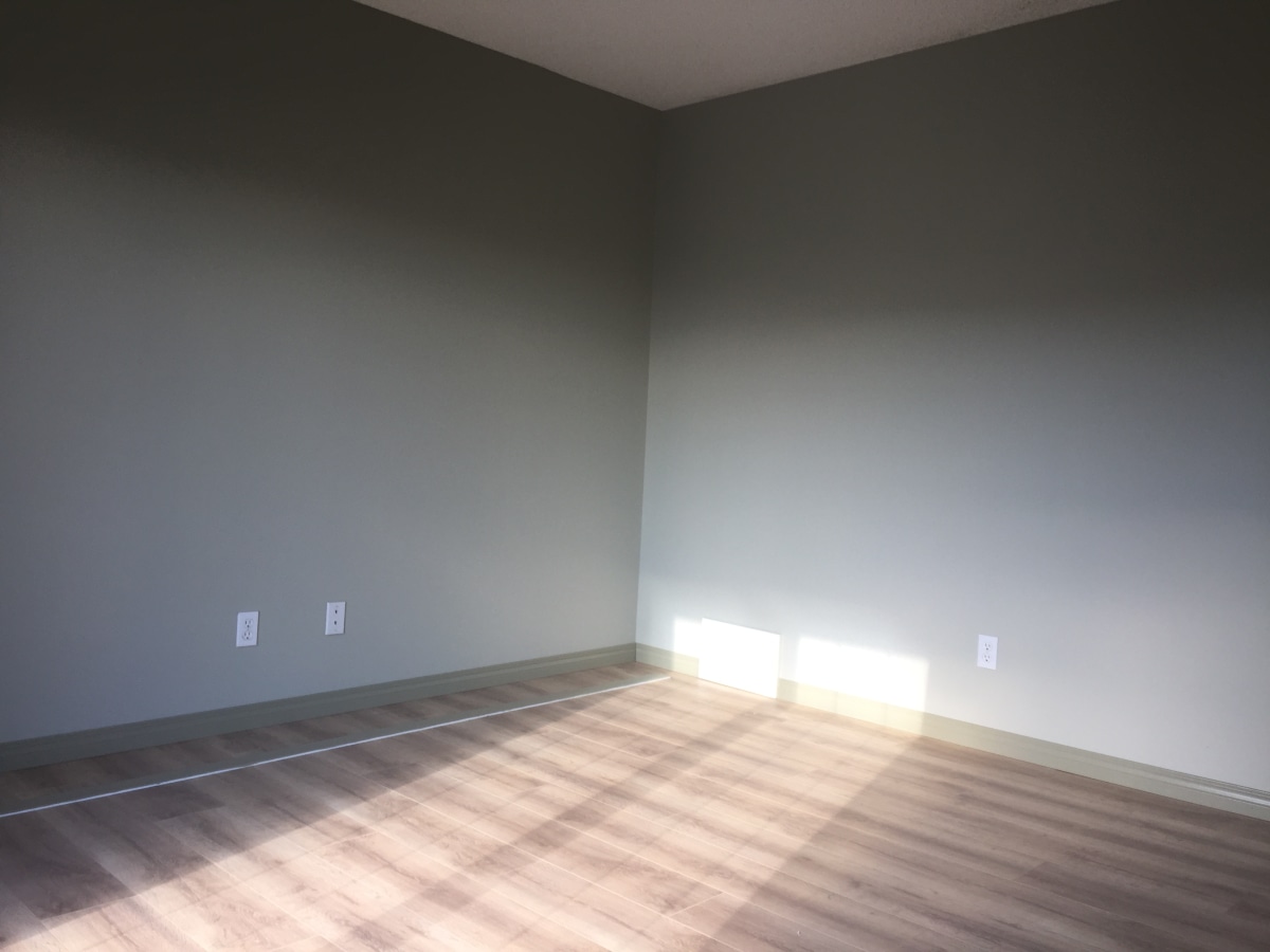 CLEAN Contemporary Townhome with ATTACHED GARAGE >>> 3 minutes to Anthony Henday - Thumbnail 21