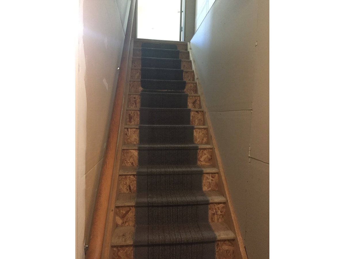 CLEAN Contemporary Townhome with ATTACHED GARAGE >>> 3 minutes to Anthony Henday - Thumbnail 8