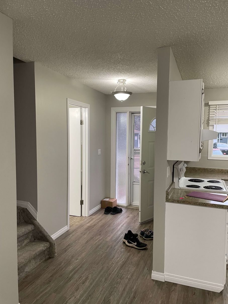 FRESH 3 Bedroom Townhome, 5 Appliances ~ North Edmonton - Thumbnail 6