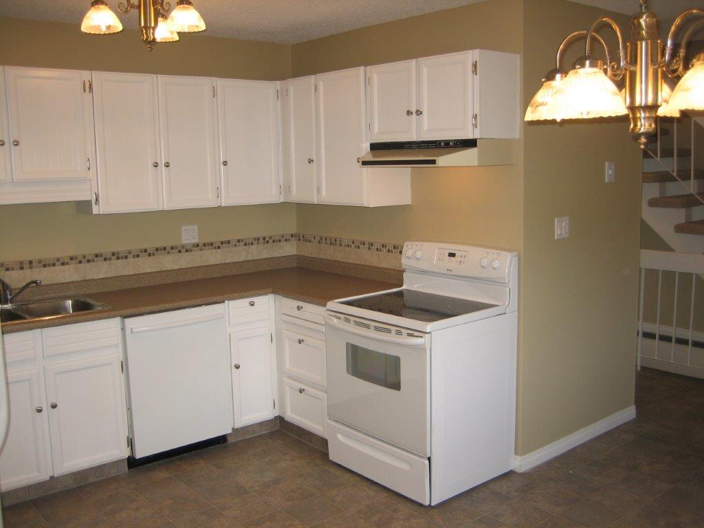 QUALITY 3-Bedroom Townhome ~ 1313 sqft ~ Sold NOW! - Thumbnail 21