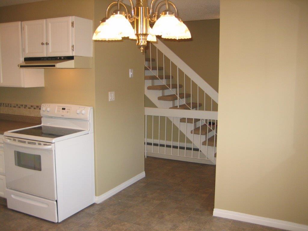 QUALITY 3-Bedroom Townhome ~ 1313 sqft ~ Sold NOW! - Thumbnail 24