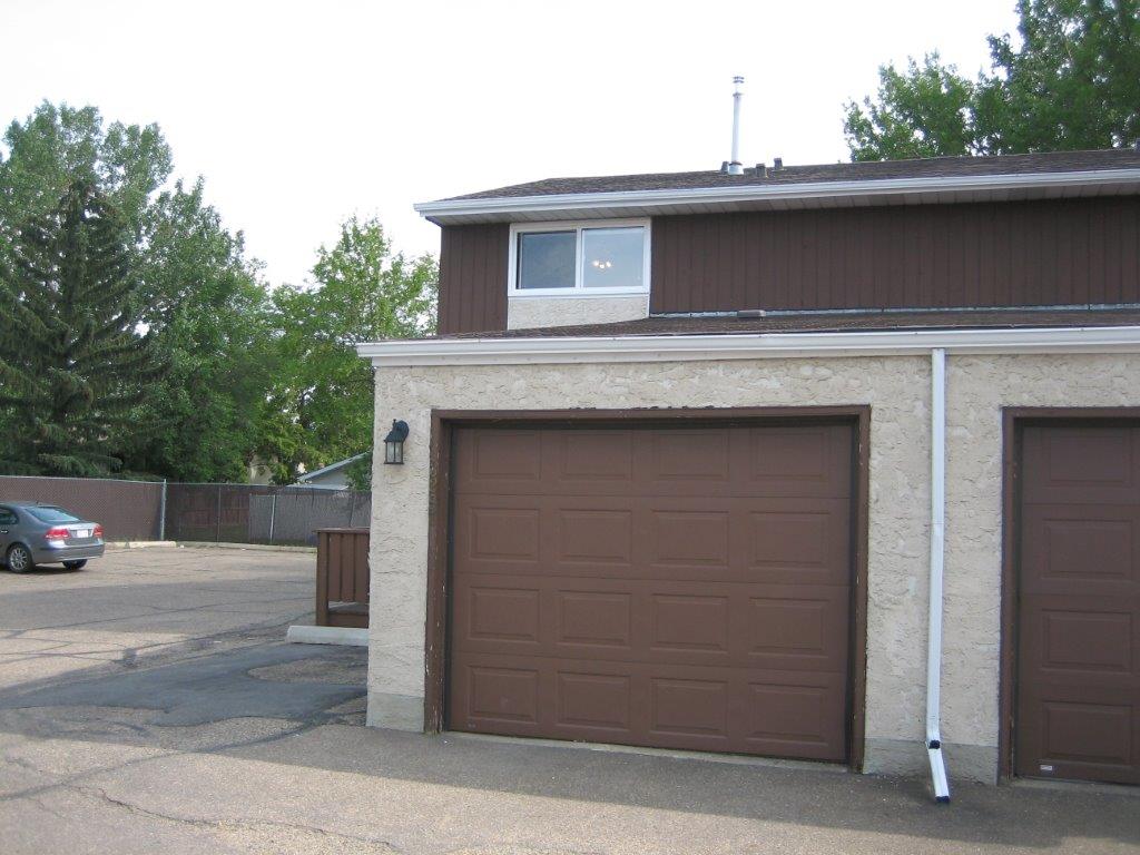 QUALITY 3-Bedroom Townhome ~ 1313 sqft ~ Sold NOW! - Thumbnail 50