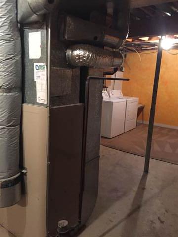 Move into THE INNER CIRCLE *** Clean Peaceful Home with CARPORT & Enormous Yard! - Thumbnail 29