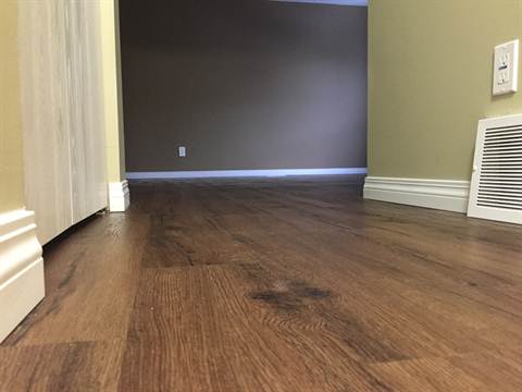 Move into THE INNER CIRCLE *** Clean Peaceful Home with CARPORT & Enormous Yard! - Image 1