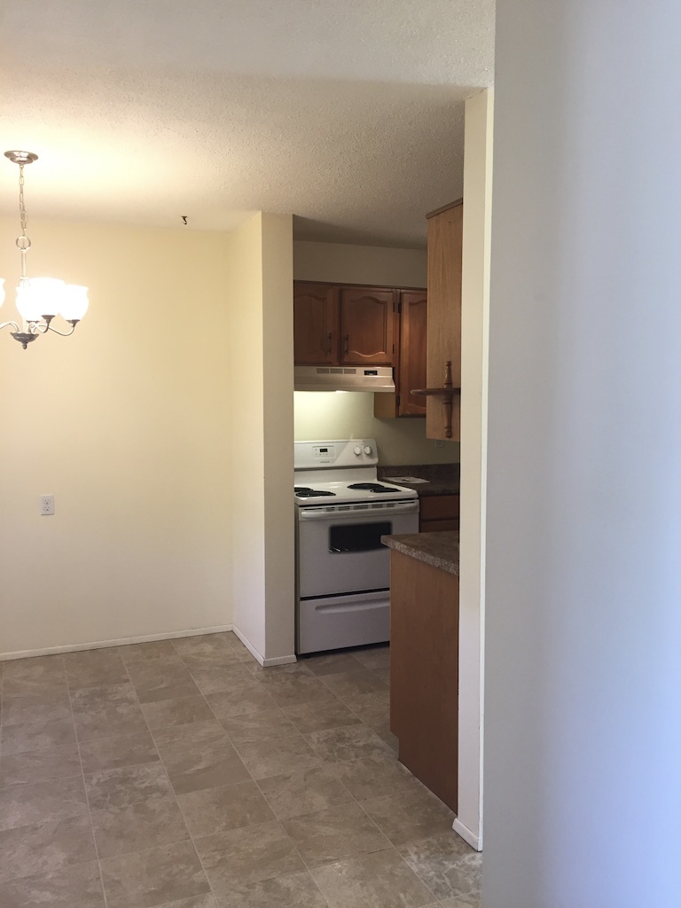 BREAKFAST on the BALCONY ~ Fully Developed Townhome - Thumbnail 17