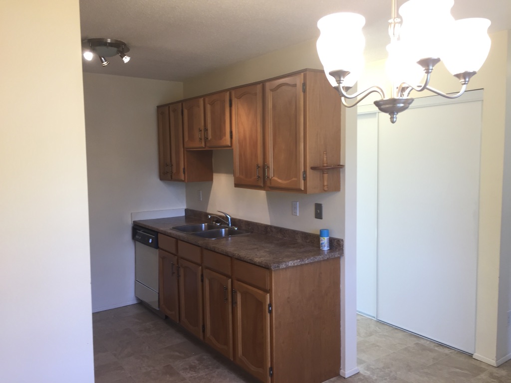BREAKFAST on the BALCONY ~ Fully Developed Townhome - Thumbnail 12