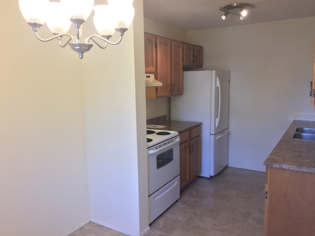 BREAKFAST on the BALCONY ~ Fully Developed Townhome - Thumbnail 14